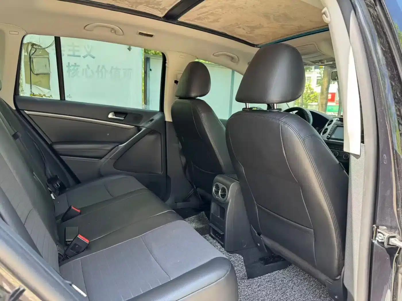 2015 Volkswagen Tiguan 1.8TSI Automatic 4WD Fashion Vision Edition — миниатюра 5