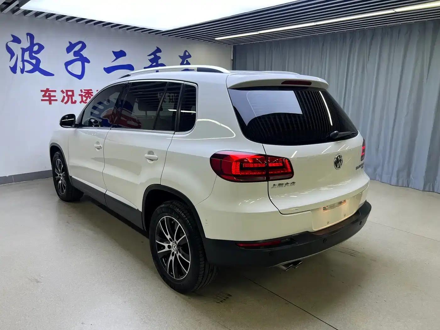 Tiguan 2013 1.8TSI Automatic 4WD Luxury — миниатюра 18