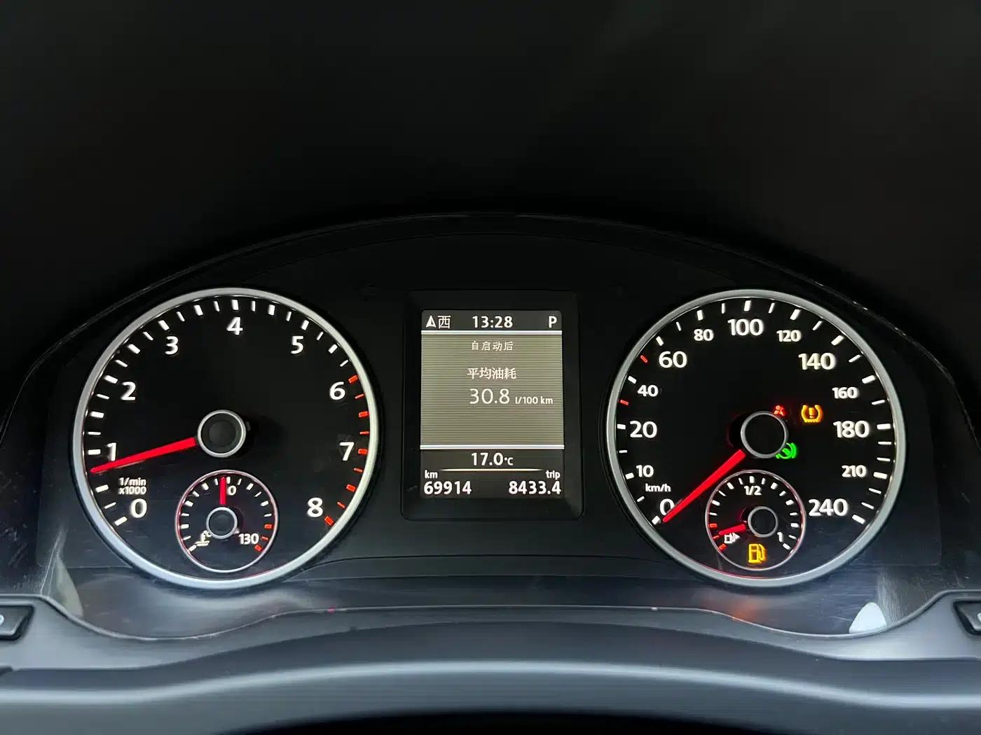 Tiguan 2013 1.8TSI Automatic 4WD Luxury — миниатюра 6