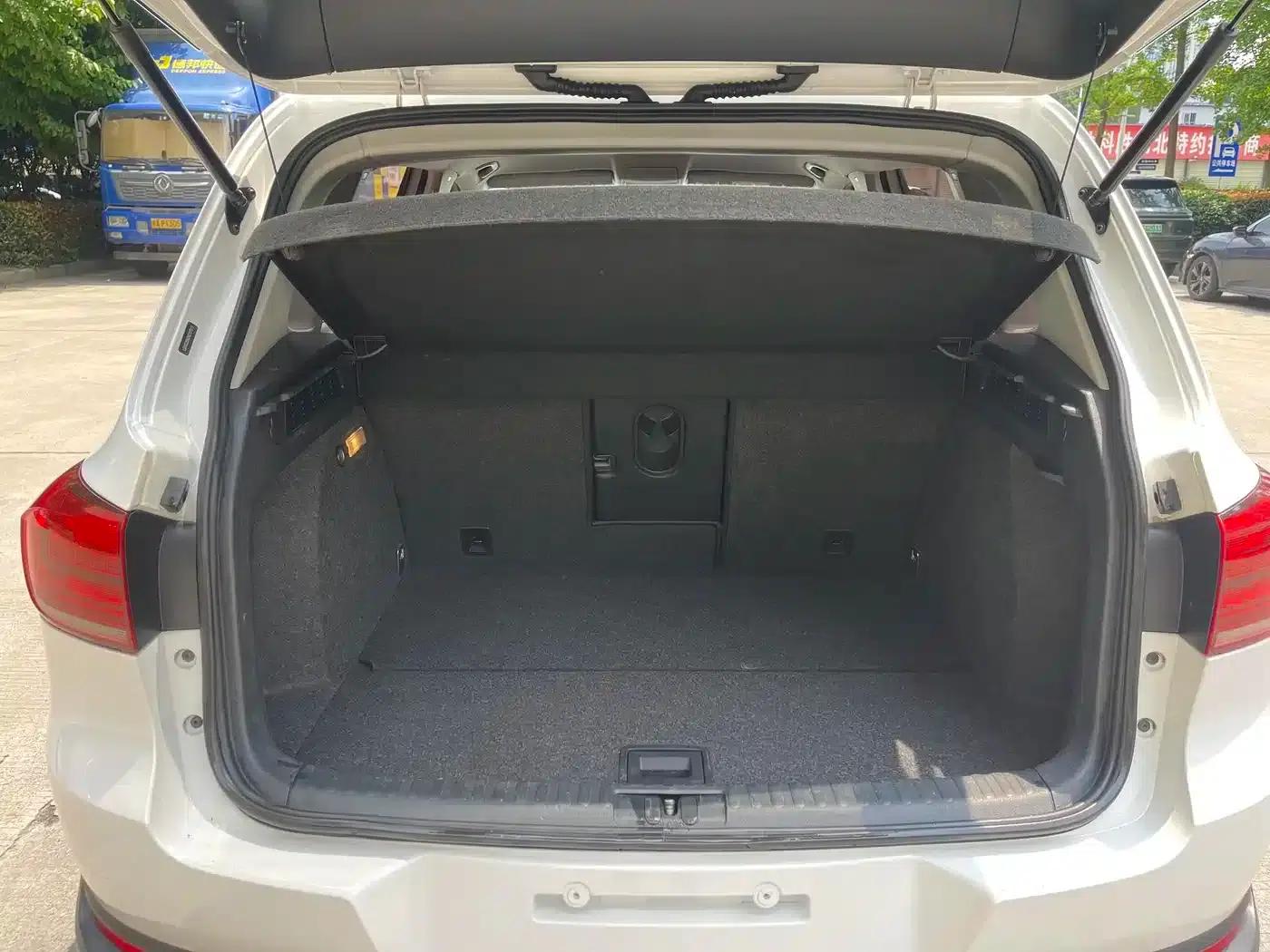 Tiguan 2016 280TSI Automatic 2WD Silk Road Fashion Edition — миниатюра 9