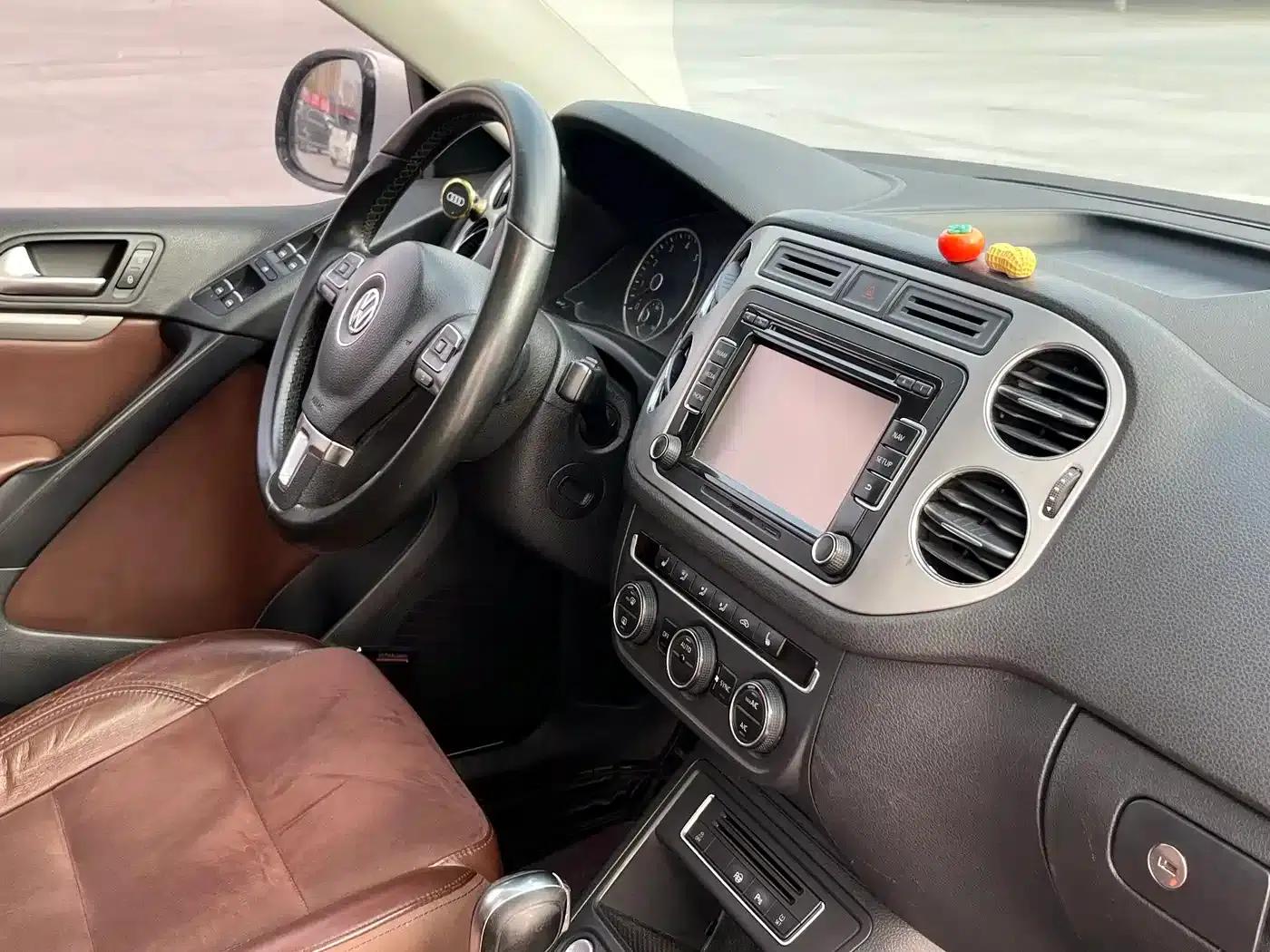 2015 Volkswagen Tiguan 2.0TSI Automatic 4WD Flagship Edition — миниатюра 12