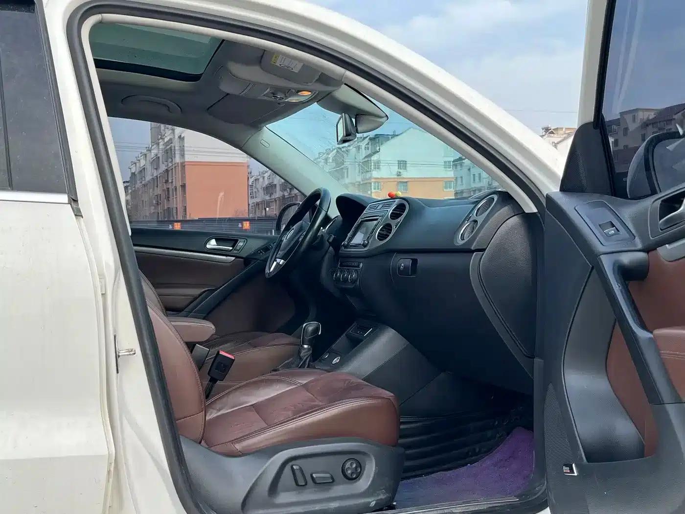 2015 Volkswagen Tiguan 2.0TSI Automatic 4WD Flagship Edition — миниатюра 14