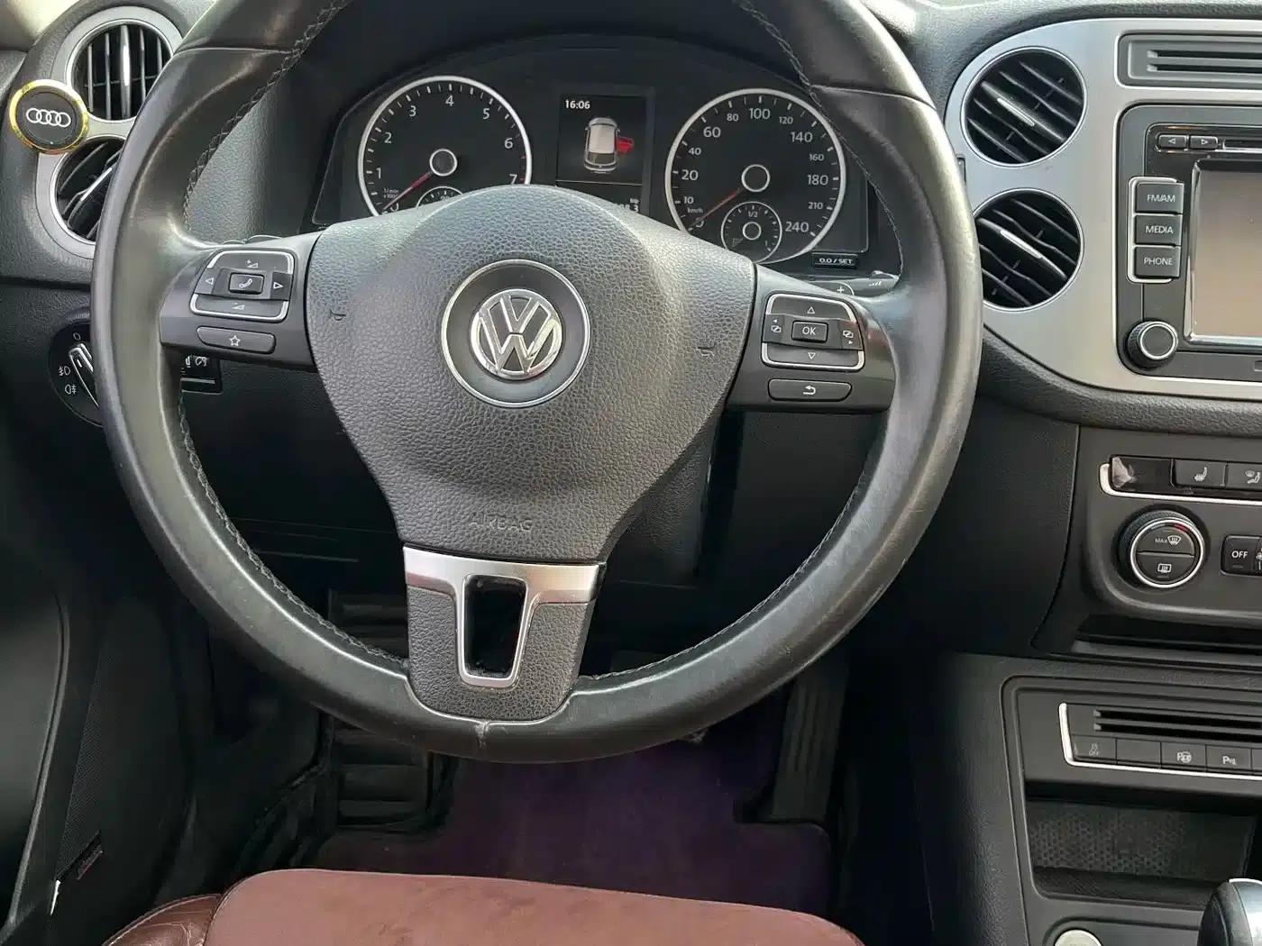 2015 Volkswagen Tiguan 2.0TSI Automatic 4WD Flagship Edition — миниатюра 16