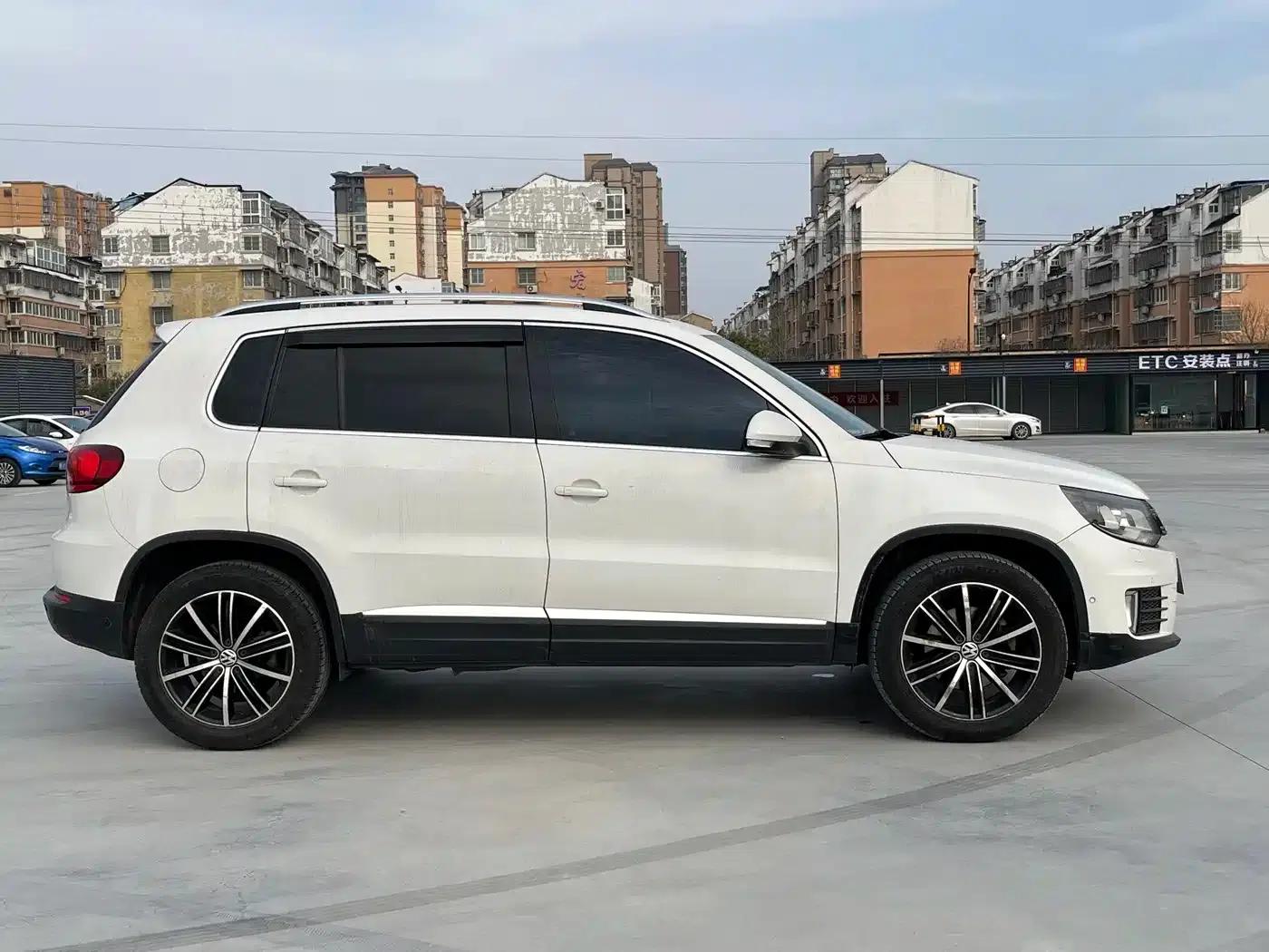 2015 Volkswagen Tiguan 2.0TSI Automatic 4WD Flagship Edition — миниатюра 10