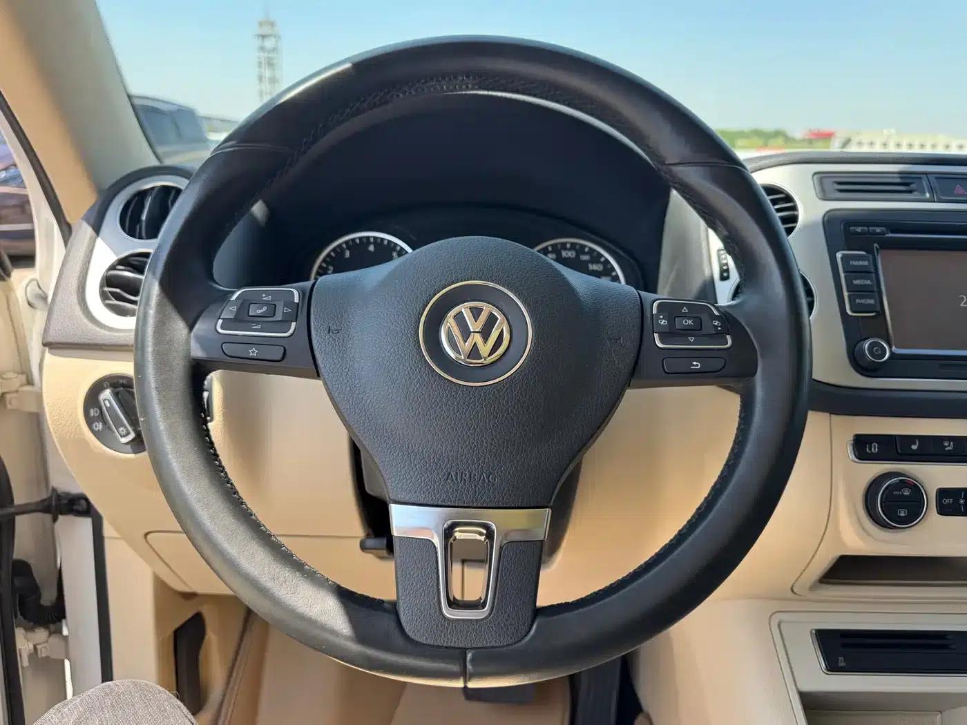 Tiguan 2013 1.8TSI Automatic 2WD Luxury — миниатюра 6