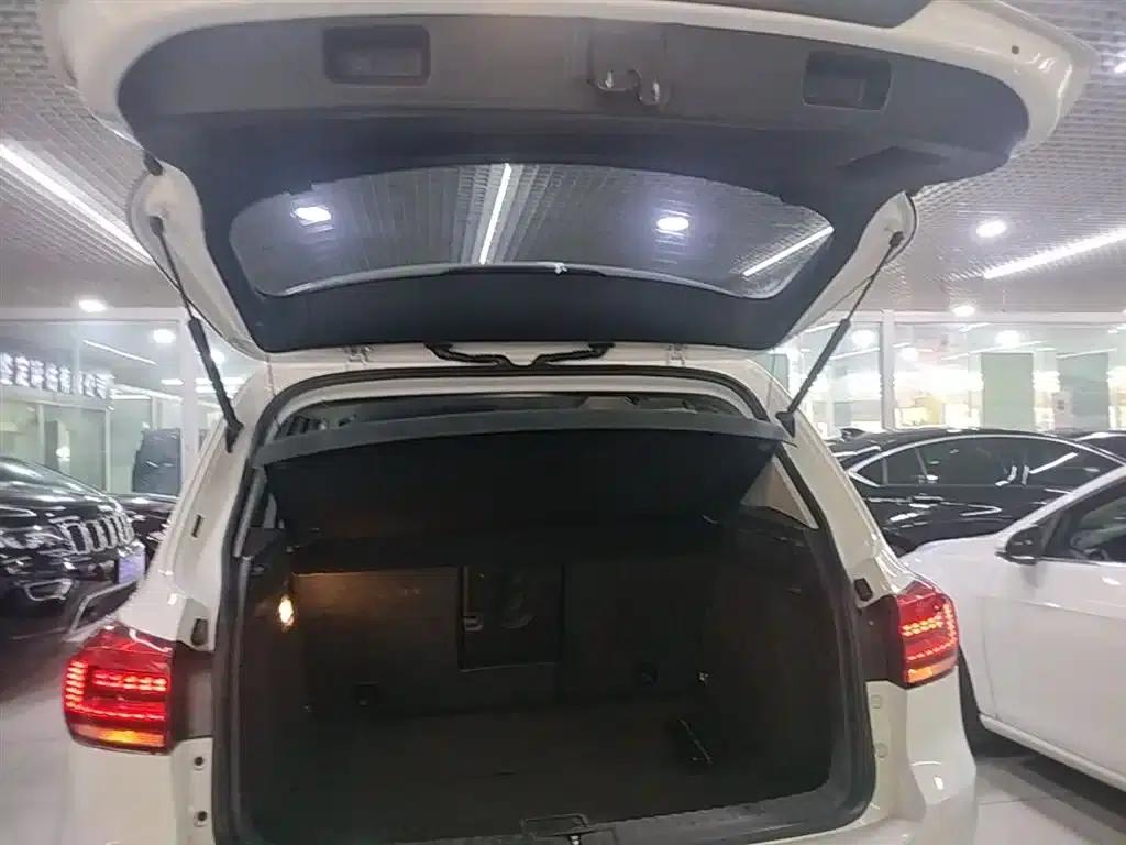 Tiguan 2017 300TSI Automatic 2WD Silk Road Fashion Edition — миниатюра 19