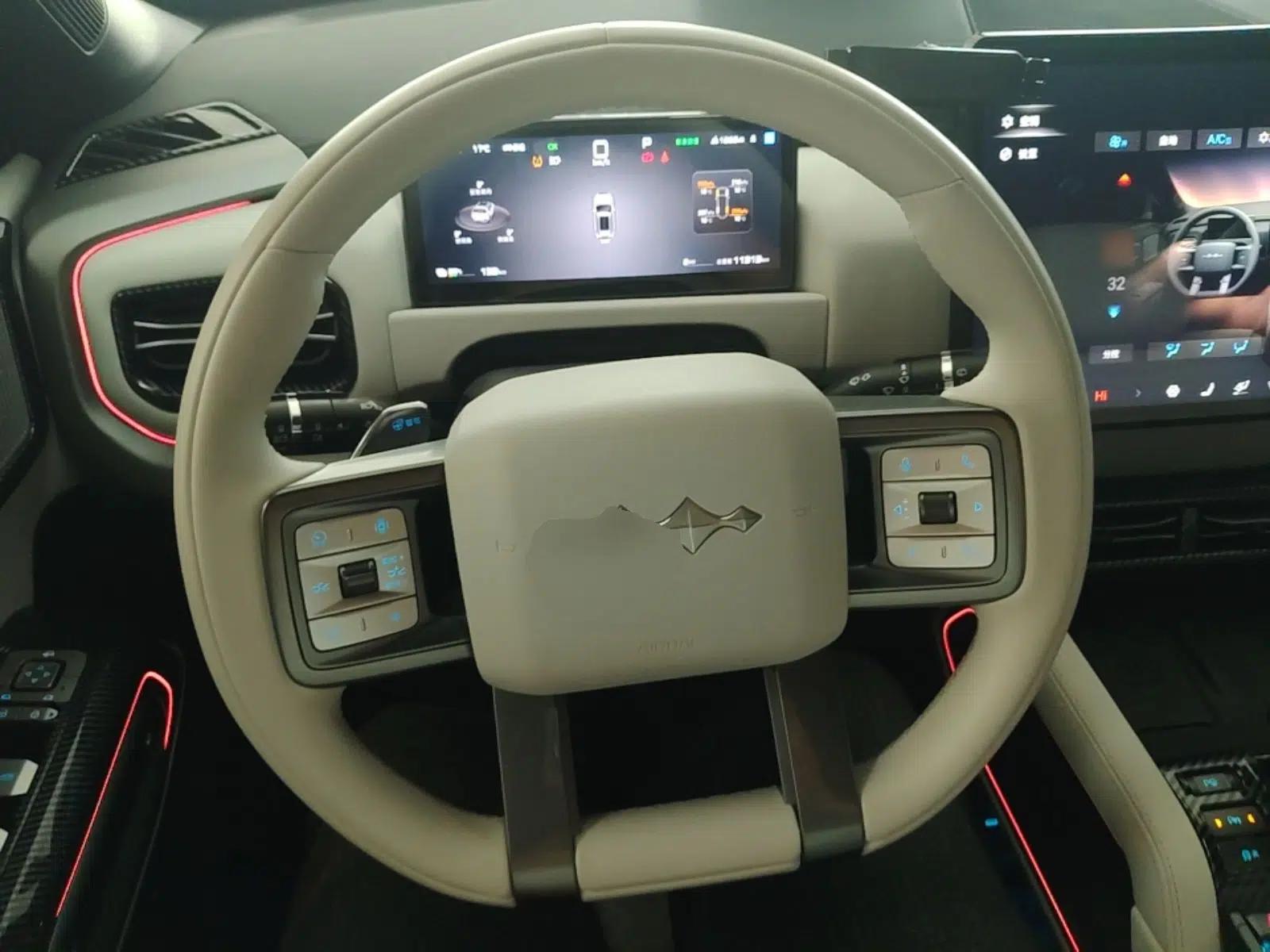 Formula Leopard Titanium 3 2025 501 km Range Rear-Wheel Drive Intelligent Driving Max Edition — миниатюра 14