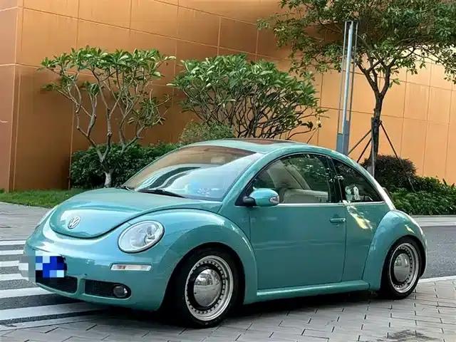 2010 Volkswagen Beetle 1.8T BlackOrange Luxury Edition