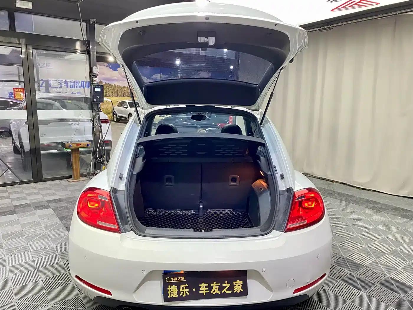 2013 Volkswagen Beetle 1.4TSI Fender Rock Edition — миниатюра 15