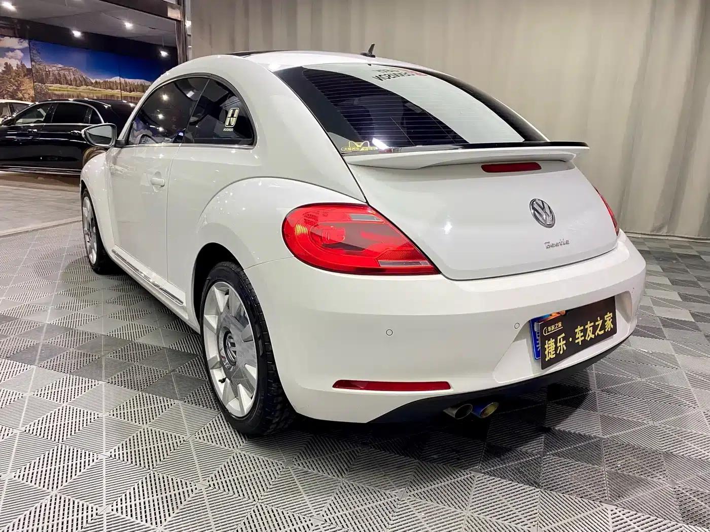 2013 Volkswagen Beetle 1.4TSI Fender Rock Edition — миниатюра 5