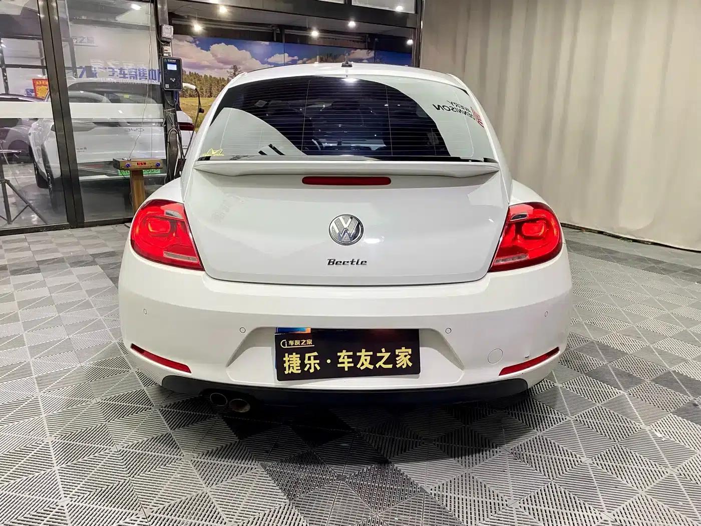 2013 Volkswagen Beetle 1.4TSI Fender Rock Edition — миниатюра 6