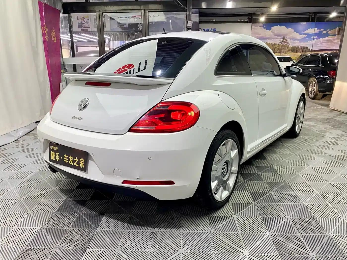 2013 Volkswagen Beetle 1.4TSI Fender Rock Edition — миниатюра 7