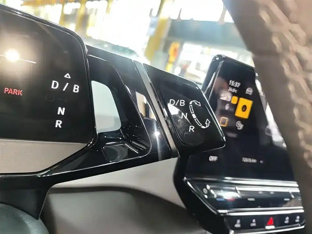 Volkswagen ID.3 2024 Outstanding Edition — миниатюра 14