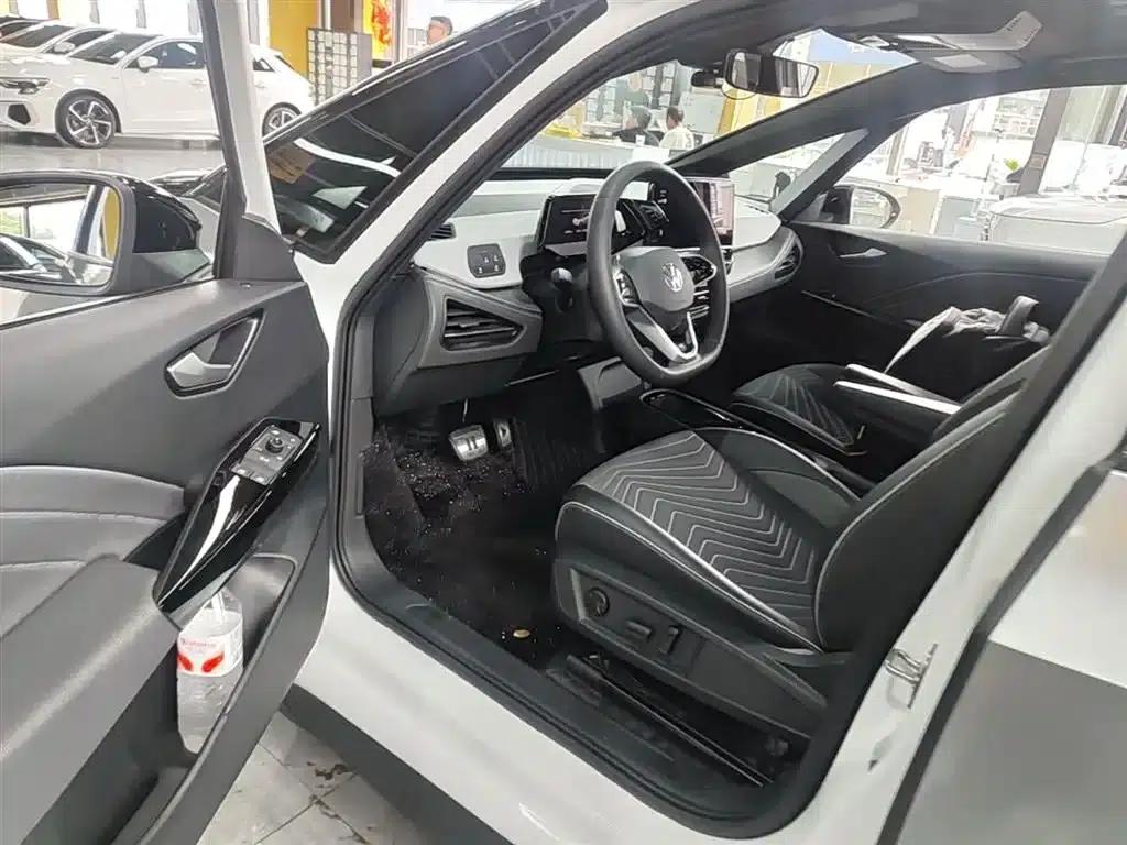 Volkswagen ID.3 2024 Outstanding Edition — миниатюра 16