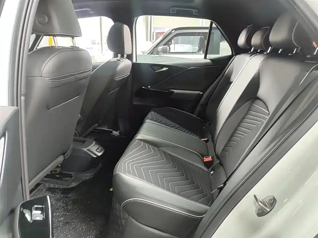 Volkswagen ID.3 2024 Outstanding Edition — миниатюра 17