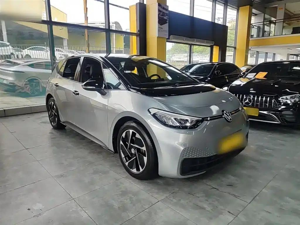 Volkswagen ID.3 2024 Outstanding Edition — миниатюра 4