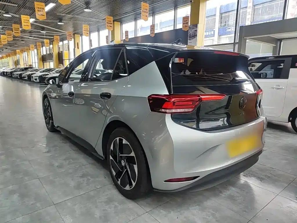 Volkswagen ID.3 2024 Outstanding Edition — миниатюра 5