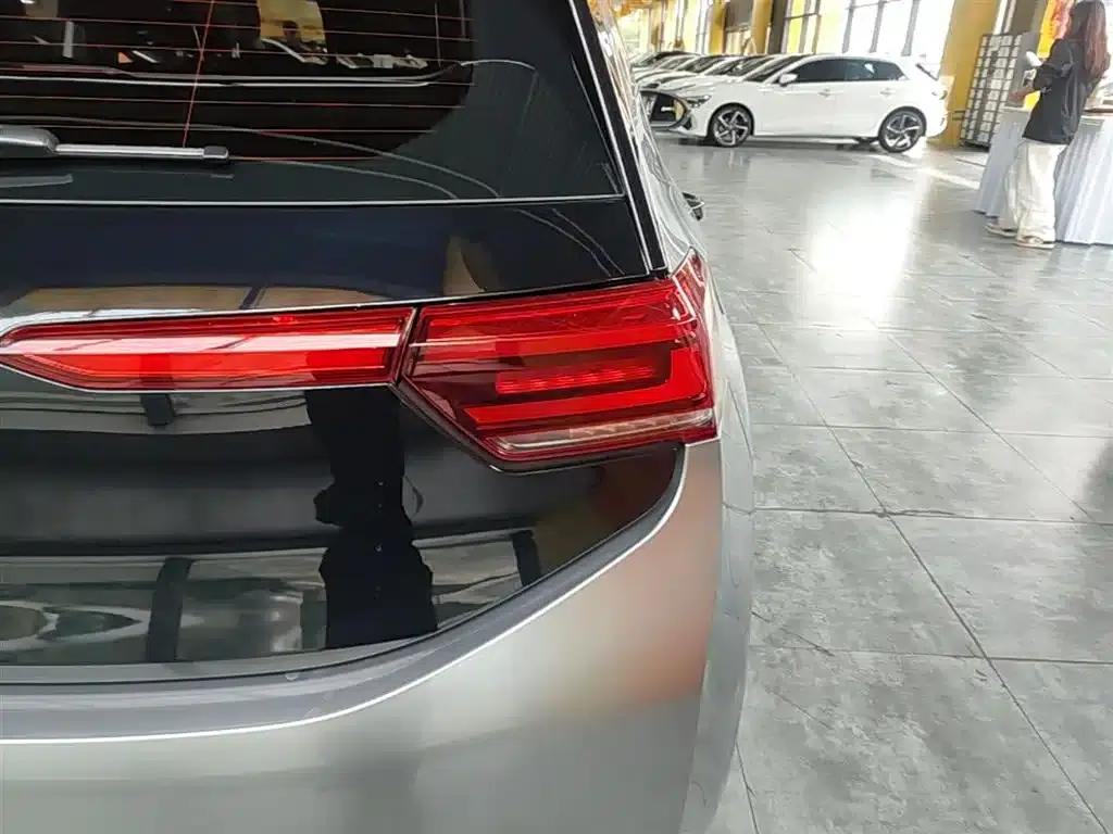 Volkswagen ID.3 2024 Outstanding Edition — миниатюра 8
