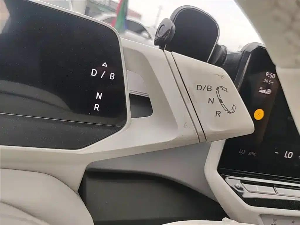 Volkswagen ID.3 2023 Upgraded Pure Smart Edition — миниатюра 14