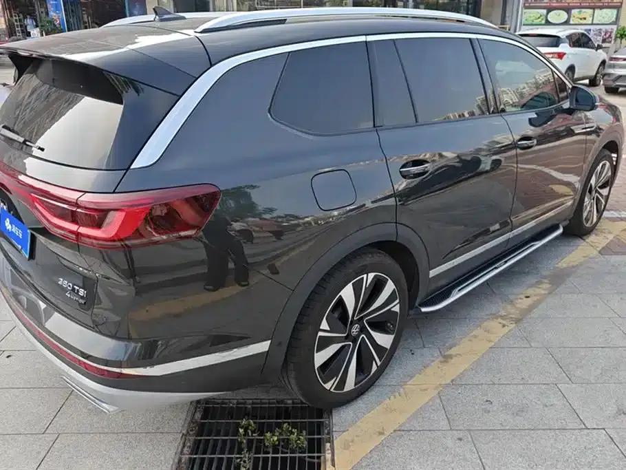 2023 Range Rover 380TSI AWD Luxury Pro 6-seater — миниатюра 3
