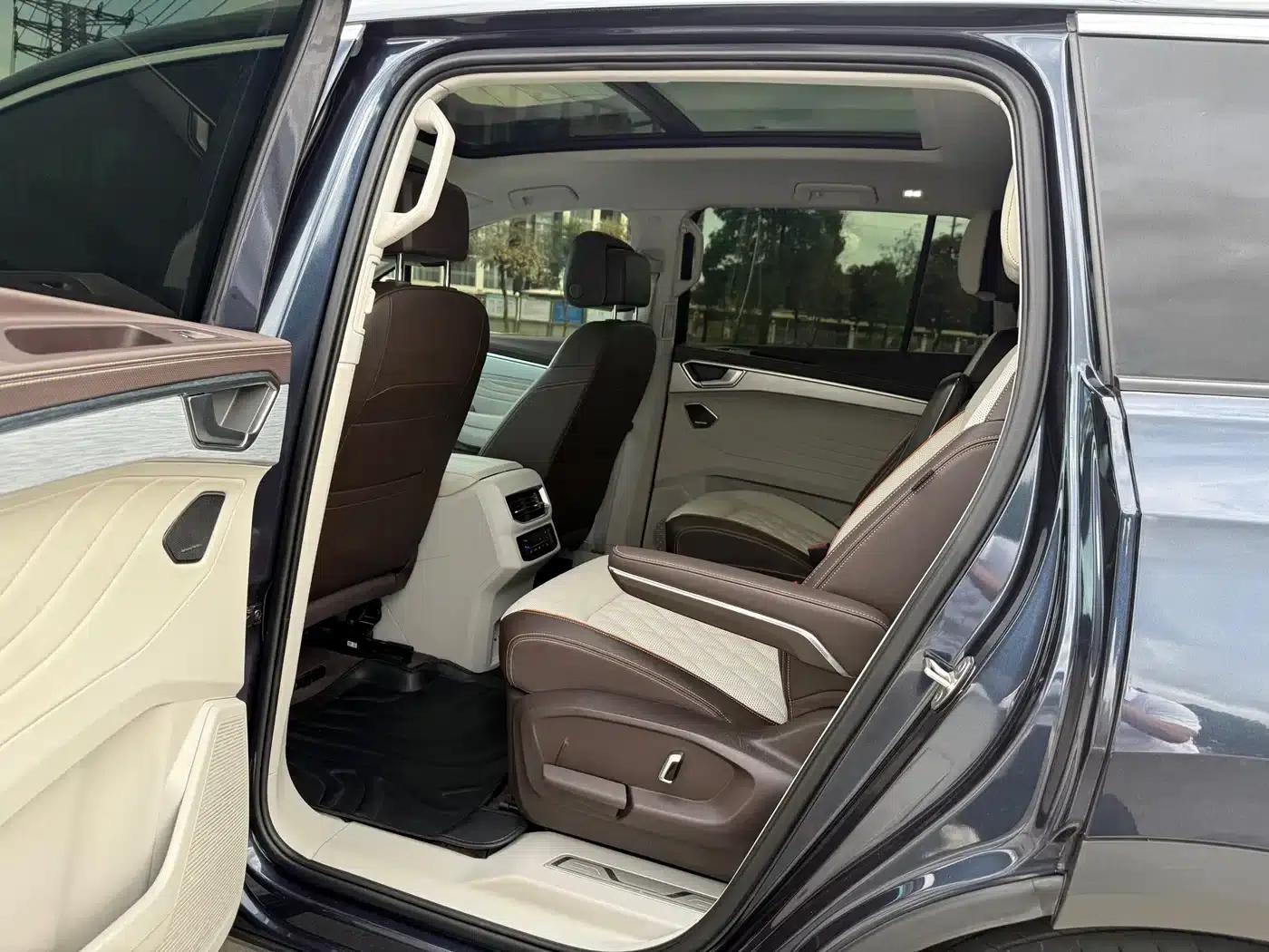 2021 Range Rover 530TSI AWD Flagship Pro — миниатюра 11