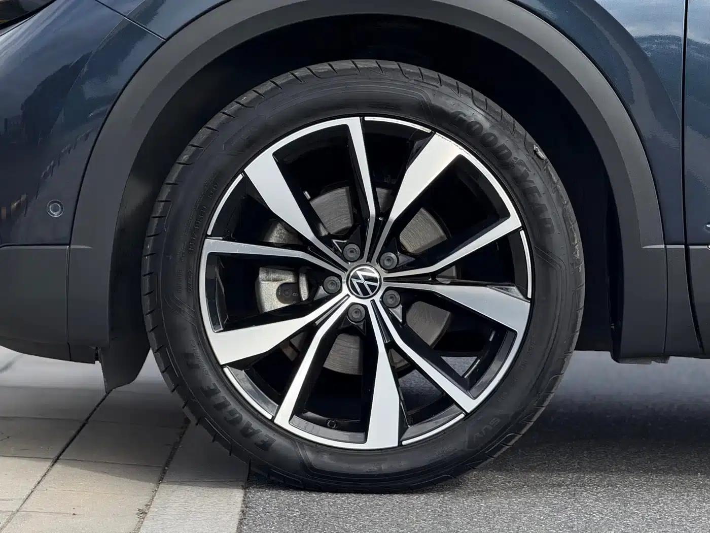 2021 Range Rover 530TSI AWD Flagship Pro — миниатюра 22