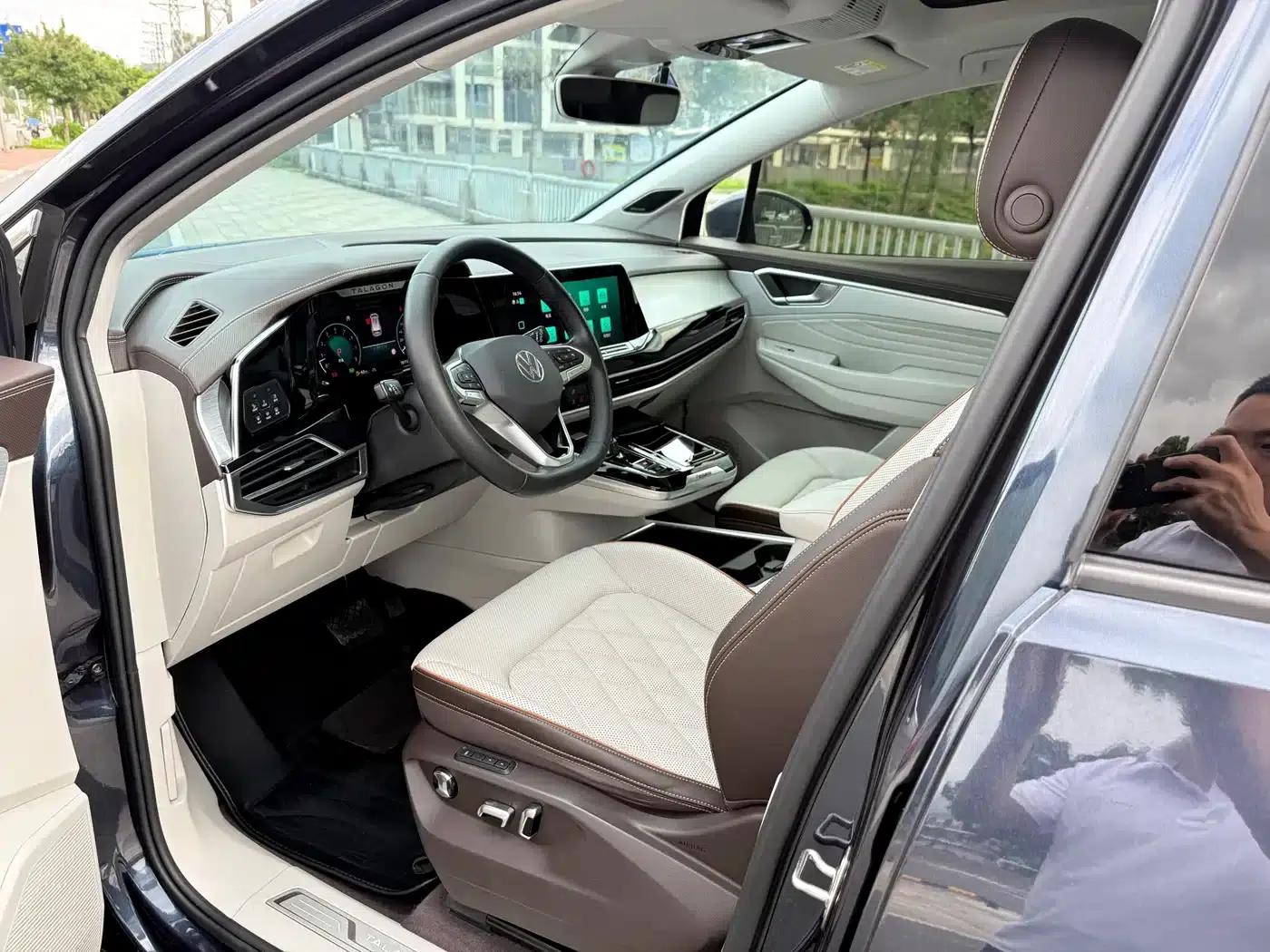 2021 Range Rover 530TSI AWD Flagship Pro — миниатюра 10