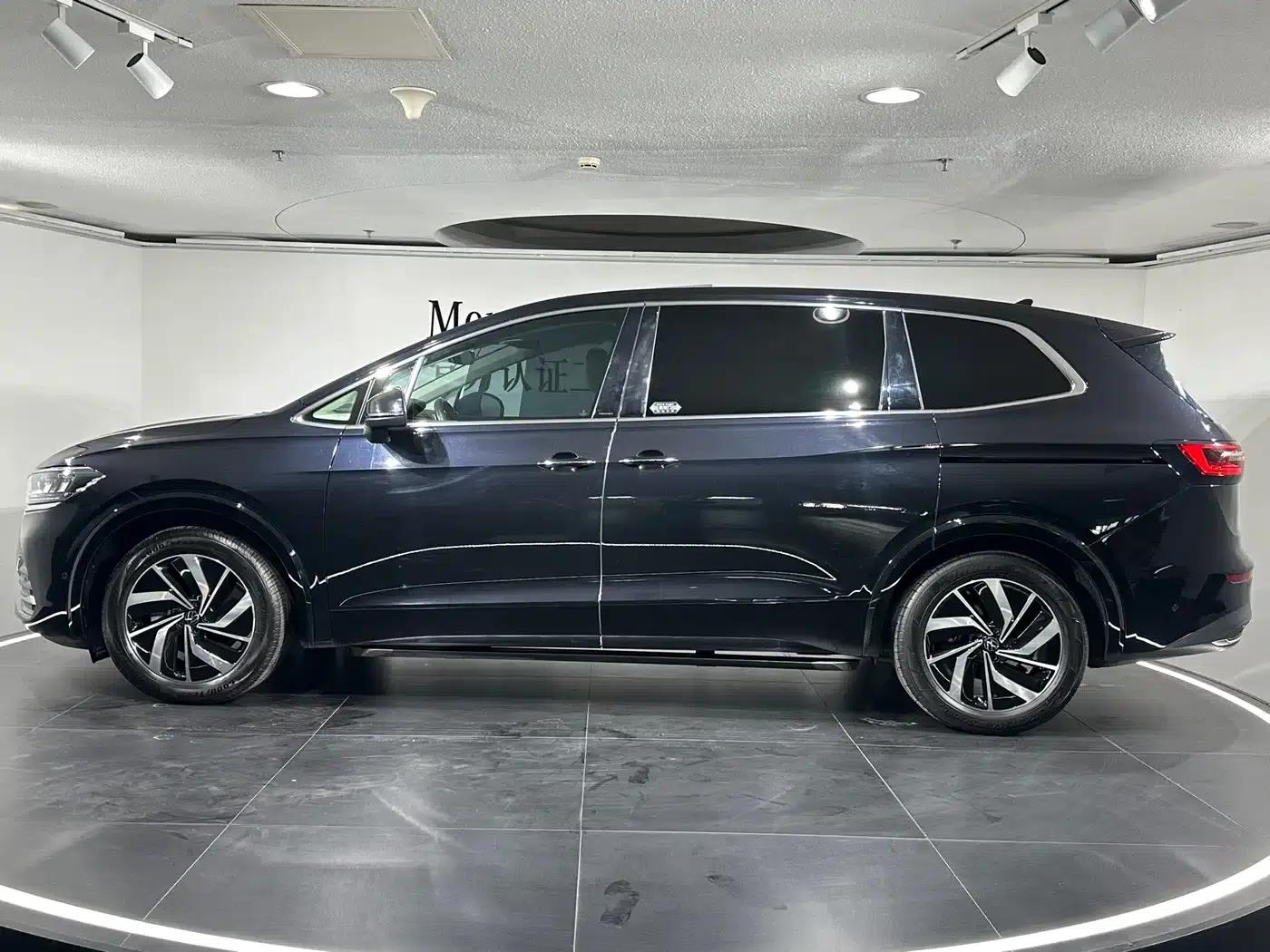 Viloran 2022 380TSI Premium Edition — миниатюра 2