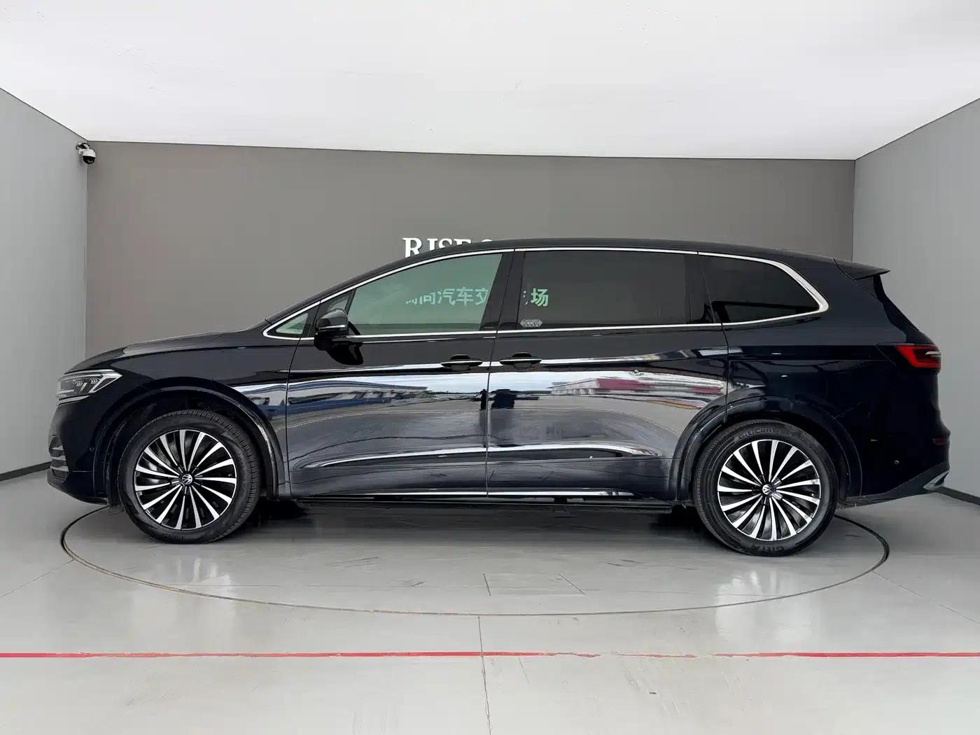 Viloran 2024 380TSI Premium Edition — миниатюра 2