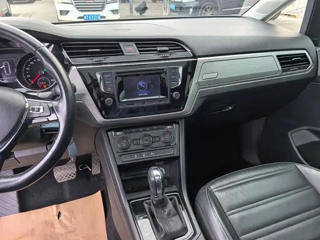 2016 Touran L 280TSI DSG Comfort Edition — миниатюра 16