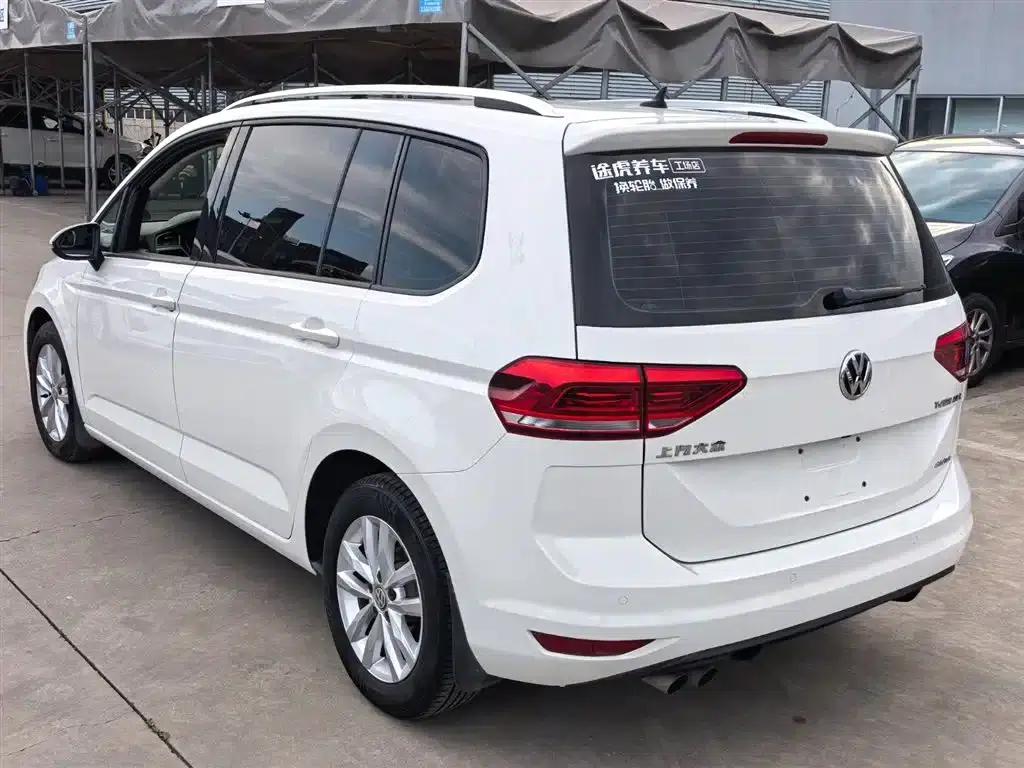 2016 Touran L 280TSI DSG Comfort Edition — миниатюра 4