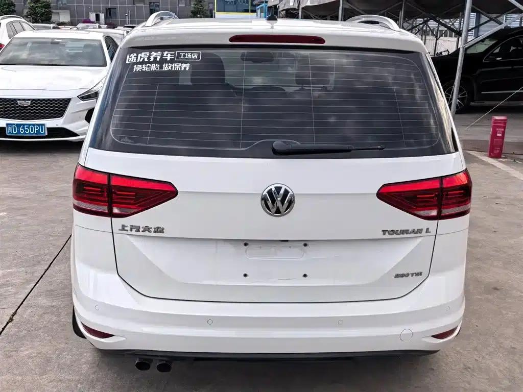 2016 Touran L 280TSI DSG Comfort Edition — миниатюра 5