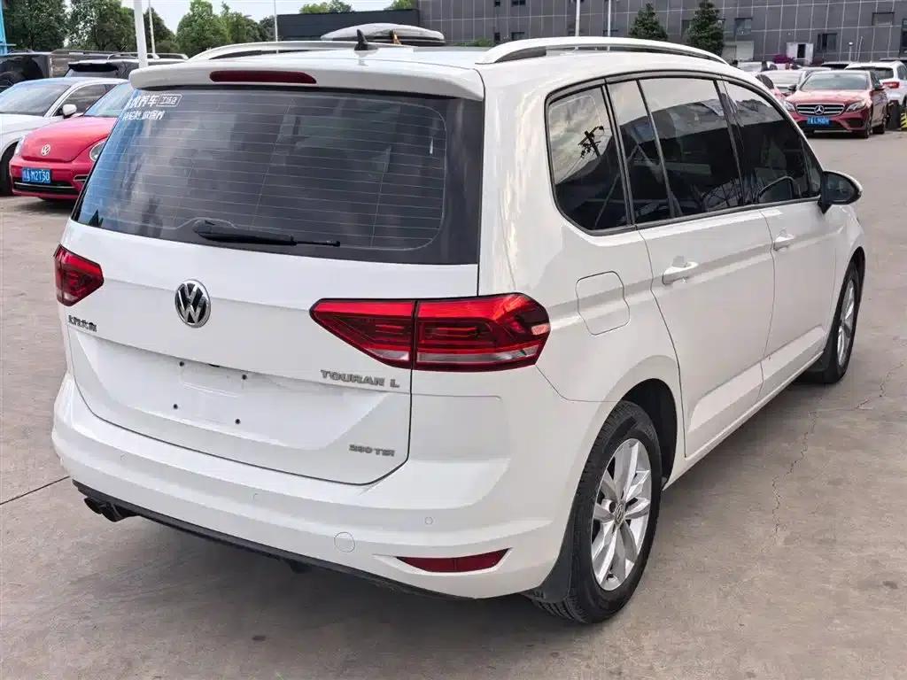 2016 Touran L 280TSI DSG Comfort Edition — миниатюра 6