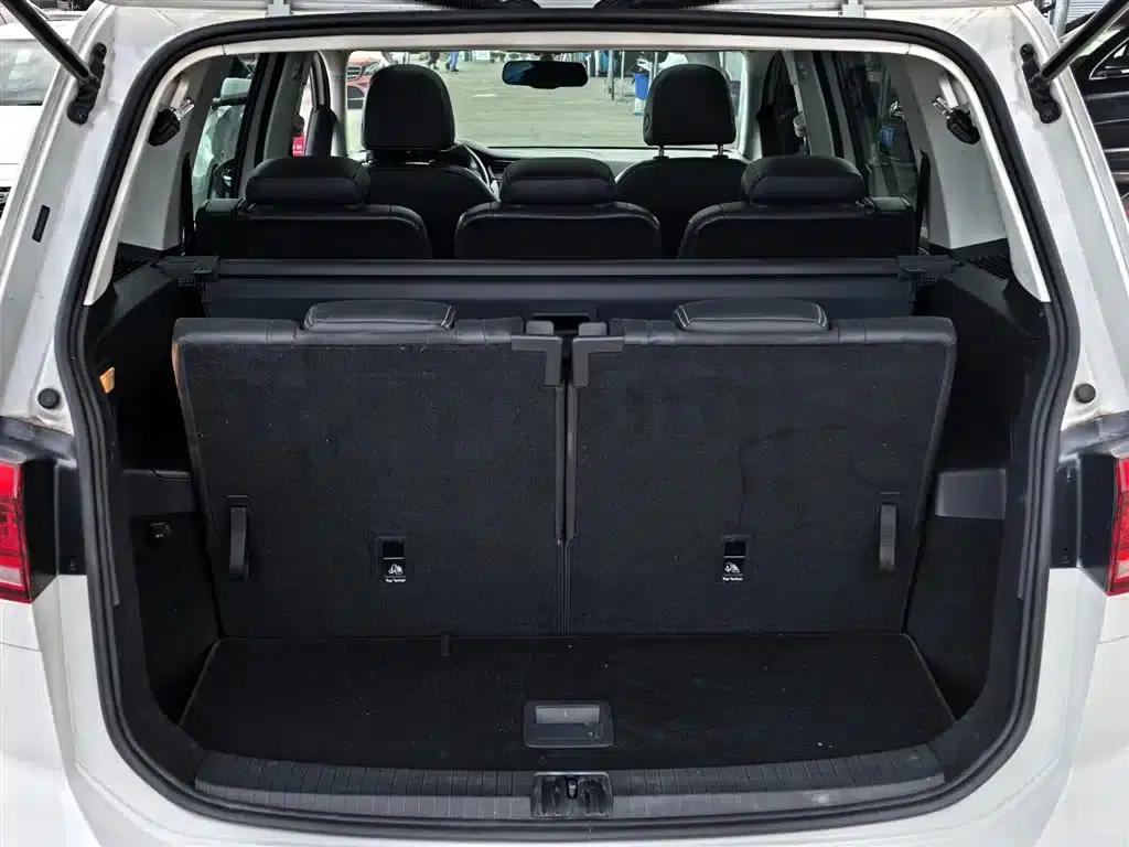 2016 Touran L 280TSI DSG Comfort Edition — миниатюра 8