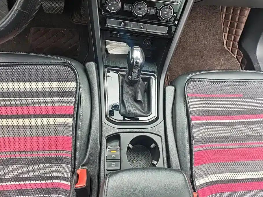 2018 Touran L 280TSI DSG Comfort Edition 7-seater (National V Emission Standard) — миниатюра 16