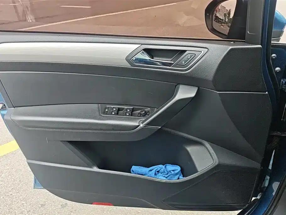 2018 Touran L 280TSI DSG Comfort Edition 7-seater (National V Emission Standard) — миниатюра 7
