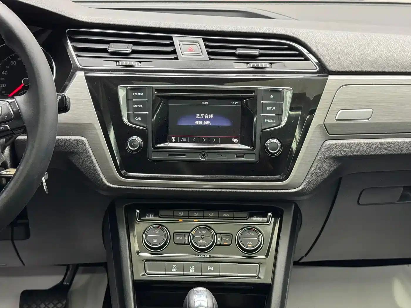 2016 Touran L 280TSI DSG Comfort Edition — миниатюра 11