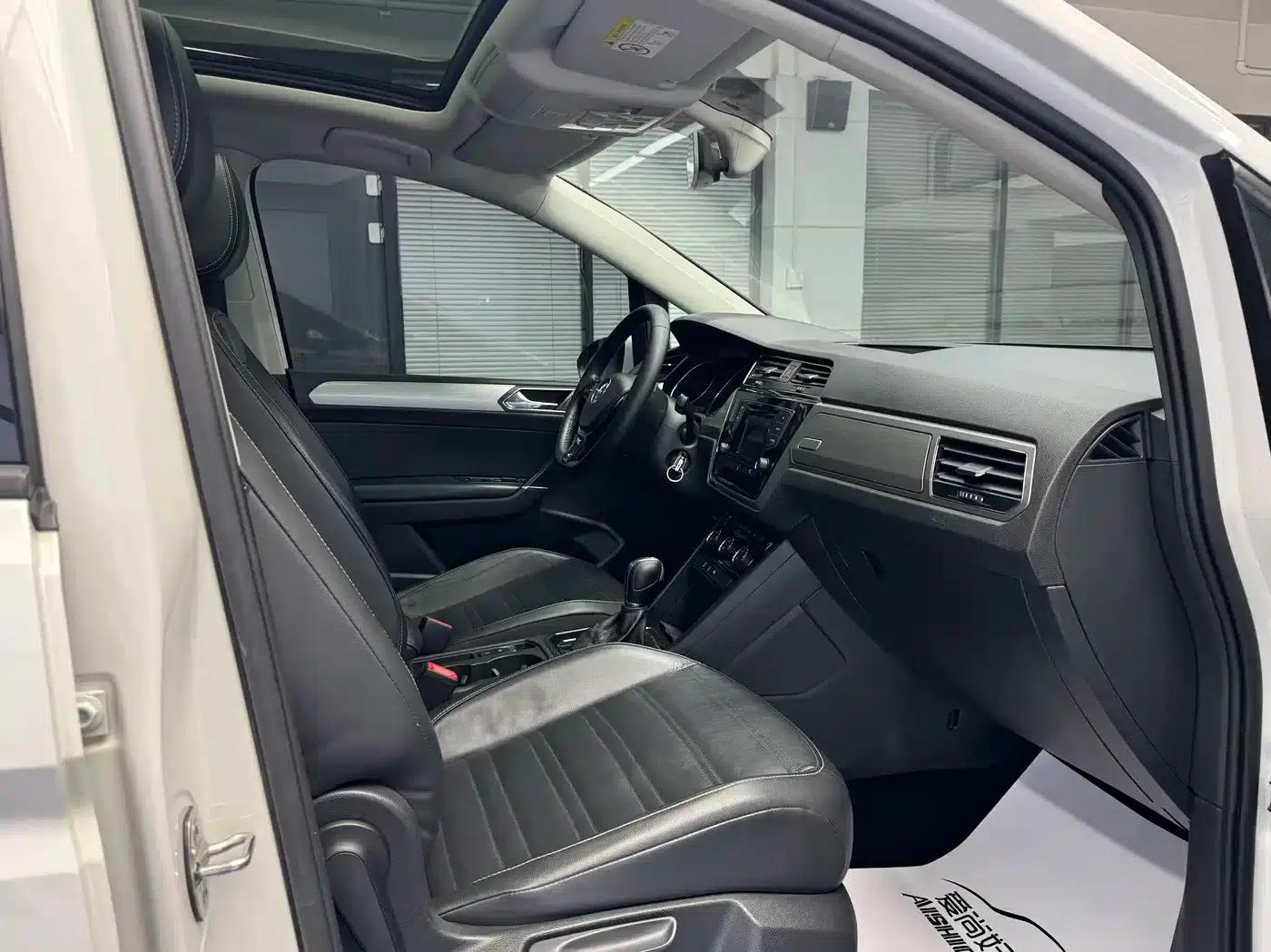 2016 Touran L 280TSI DSG Comfort Edition — миниатюра 13