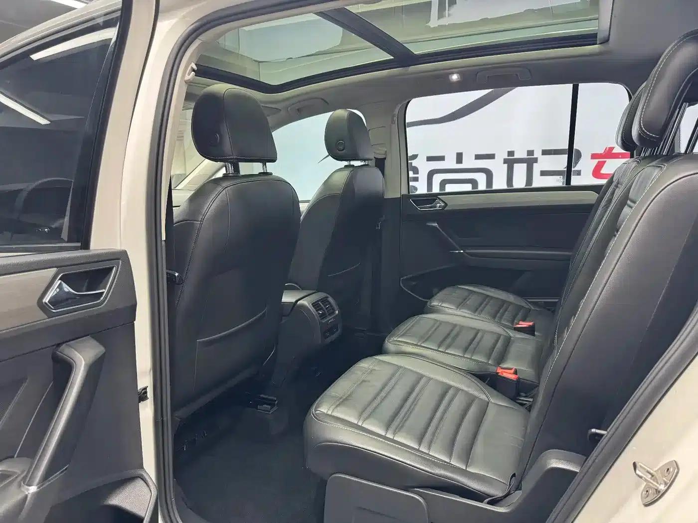 2016 Touran L 280TSI DSG Comfort Edition — миниатюра 14