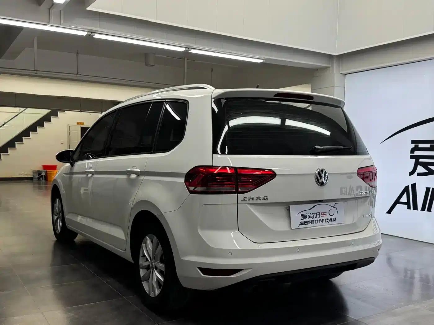 2016 Touran L 280TSI DSG Comfort Edition — миниатюра 5