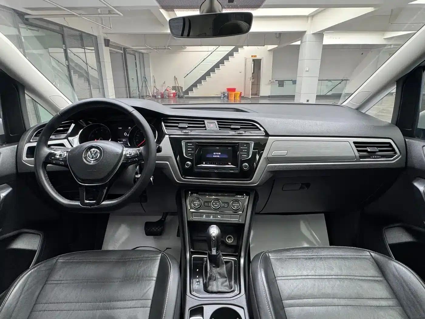 2016 Touran L 280TSI DSG Comfort Edition — миниатюра 9