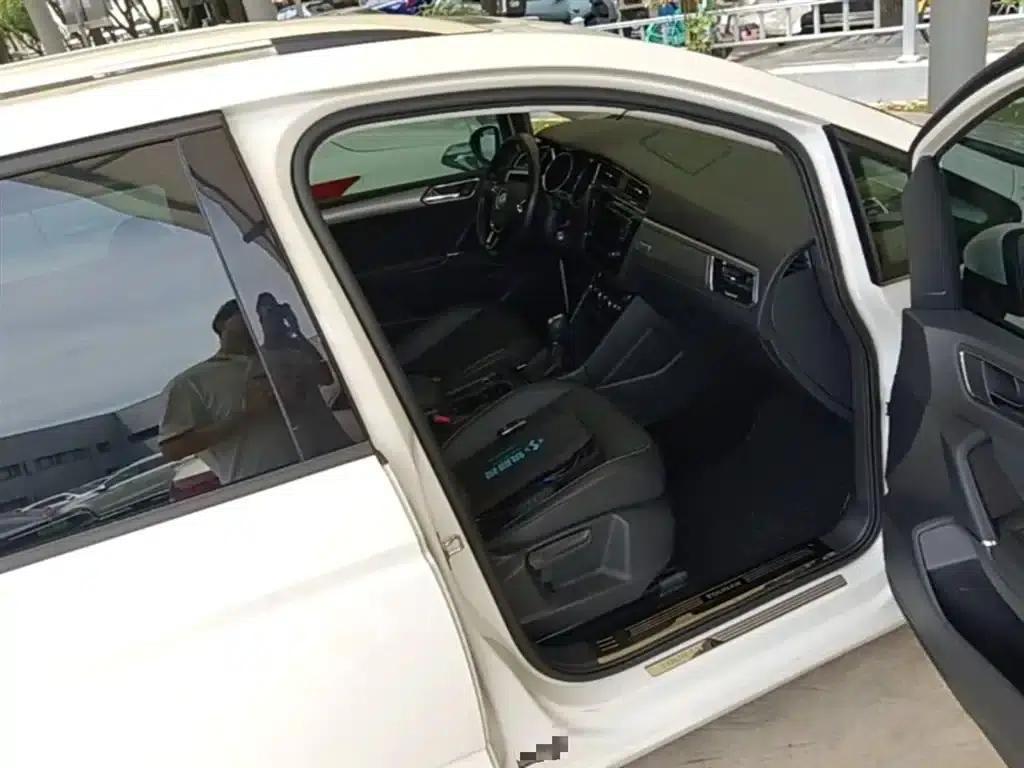 2016 Touran L 280TSI DSG Comfort Edition — миниатюра 11