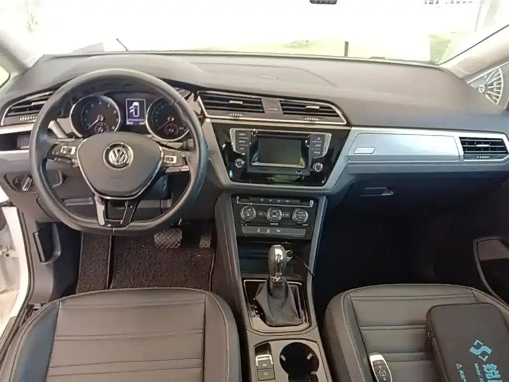 2016 Touran L 280TSI DSG Comfort Edition — миниатюра 16