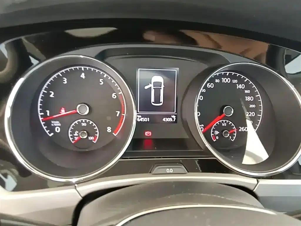 2016 Touran L 280TSI DSG Comfort Edition — миниатюра 18