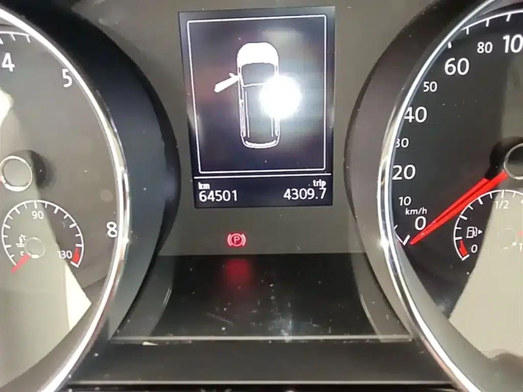 2016 Touran L 280TSI DSG Comfort Edition — миниатюра 19