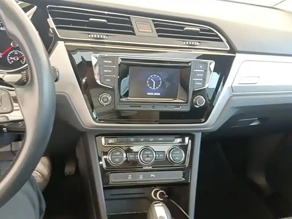 2016 Touran L 280TSI DSG Comfort Edition — миниатюра 20