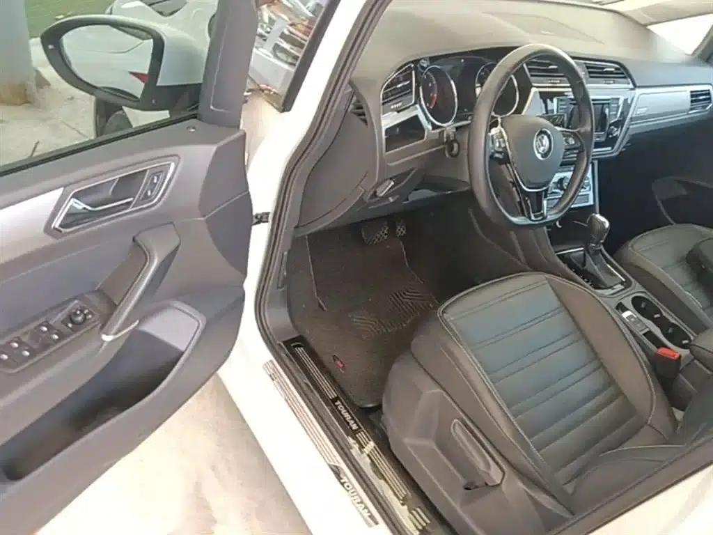 2016 Touran L 280TSI DSG Comfort Edition — миниатюра 23