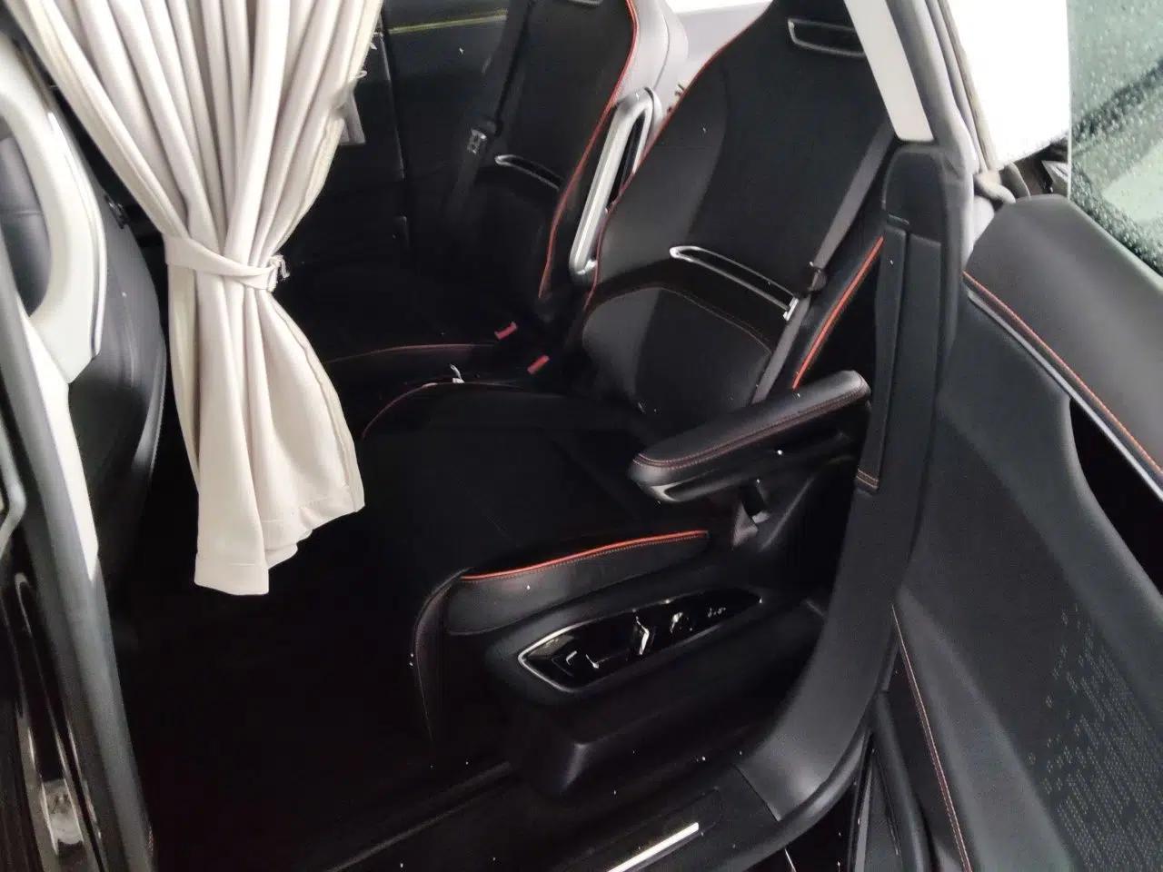 HiPhi X 2021 Flagship Edition 6-Seater — миниатюра 18