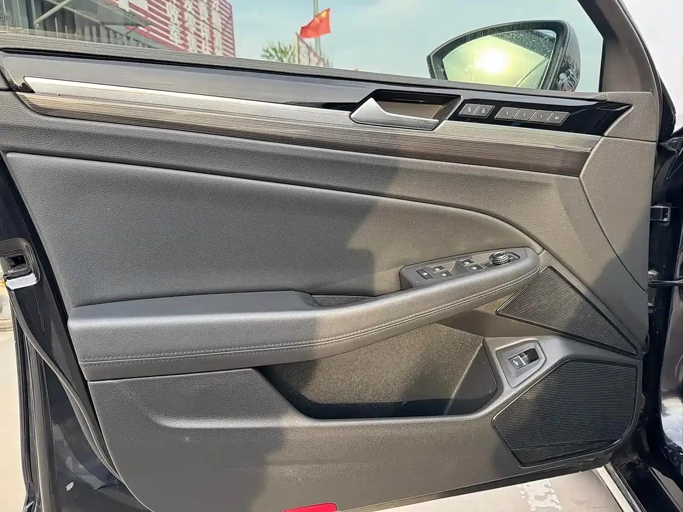 Phideon 2018 Facelift 380TSI 2WD Business Edition — миниатюра 8