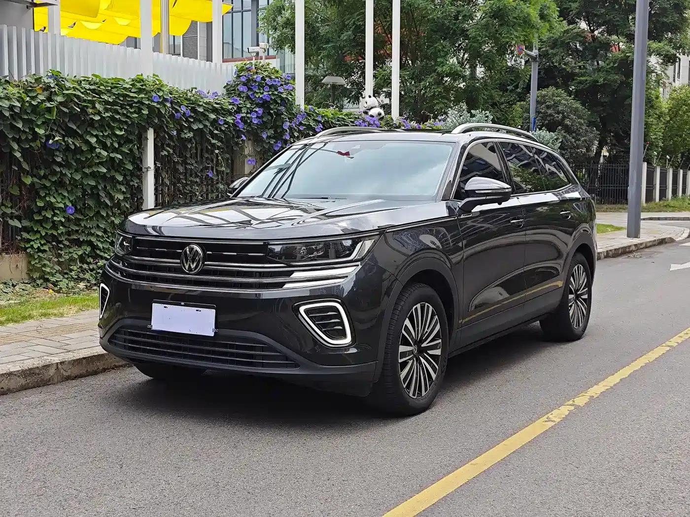 2024 Range Rover 330TSI Luxury Cruiser Edition — миниатюра 1